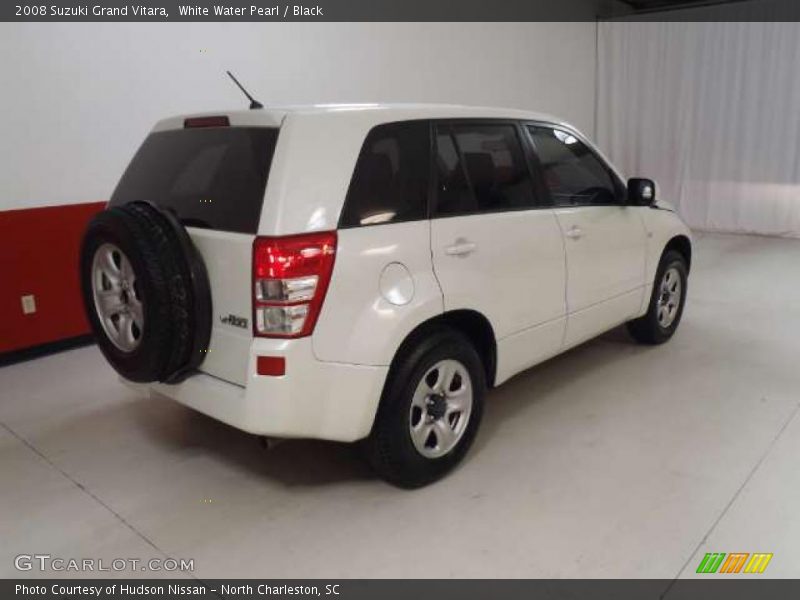 White Water Pearl / Black 2008 Suzuki Grand Vitara