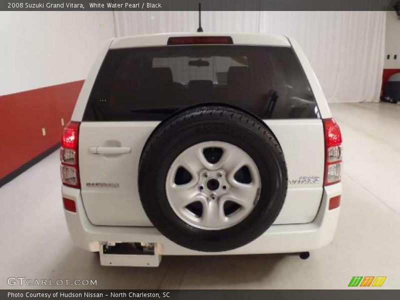 White Water Pearl / Black 2008 Suzuki Grand Vitara