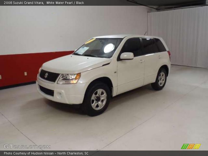 White Water Pearl / Black 2008 Suzuki Grand Vitara
