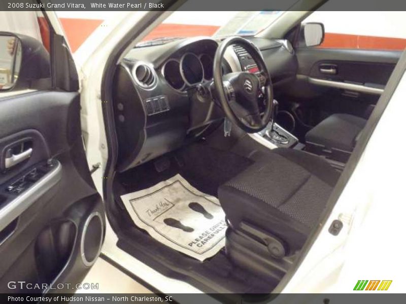 White Water Pearl / Black 2008 Suzuki Grand Vitara