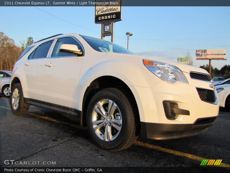 Front 3/4 View of 2011 Equinox LT