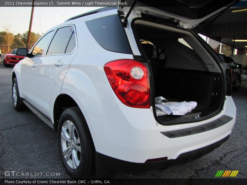 Summit White / Light Titanium/Jet Black 2011 Chevrolet Equinox LT