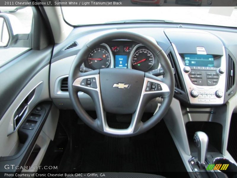 Summit White / Light Titanium/Jet Black 2011 Chevrolet Equinox LT