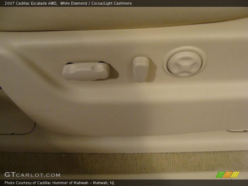 White Diamond / Cocoa/Light Cashmere 2007 Cadillac Escalade AWD