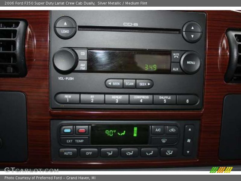 Controls of 2006 F350 Super Duty Lariat Crew Cab Dually