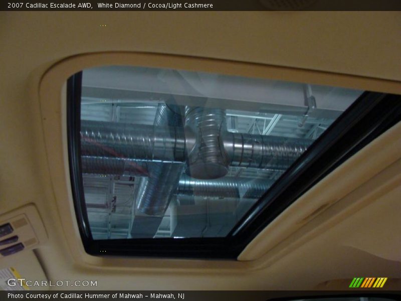 White Diamond / Cocoa/Light Cashmere 2007 Cadillac Escalade AWD