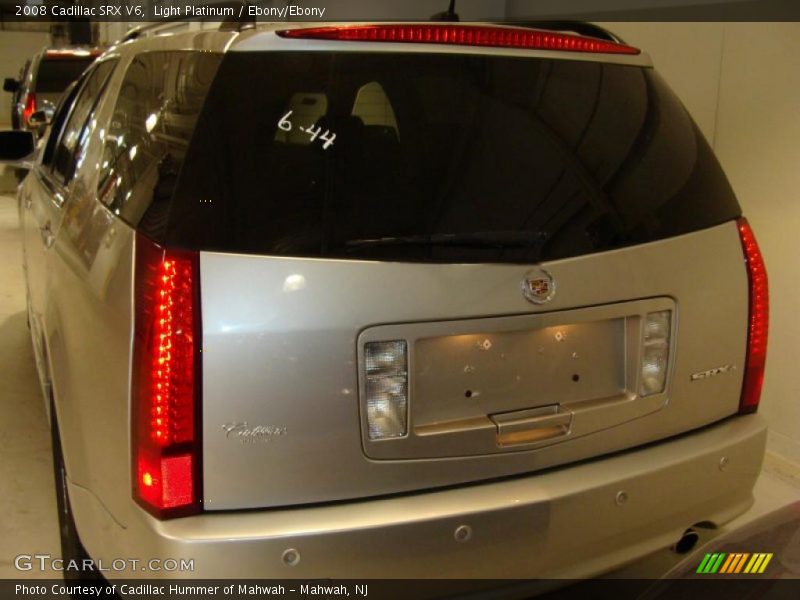 Light Platinum / Ebony/Ebony 2008 Cadillac SRX V6