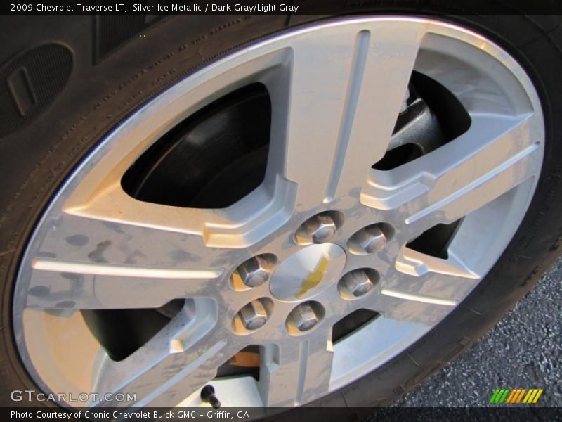 Silver Ice Metallic / Dark Gray/Light Gray 2009 Chevrolet Traverse LT