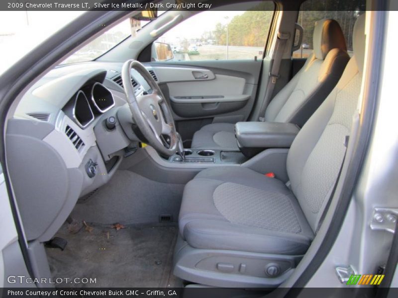 Silver Ice Metallic / Dark Gray/Light Gray 2009 Chevrolet Traverse LT