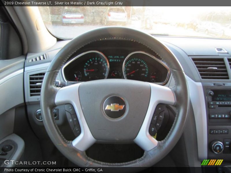 Silver Ice Metallic / Dark Gray/Light Gray 2009 Chevrolet Traverse LT