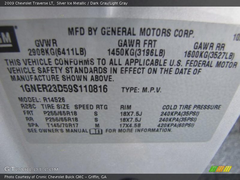 Silver Ice Metallic / Dark Gray/Light Gray 2009 Chevrolet Traverse LT
