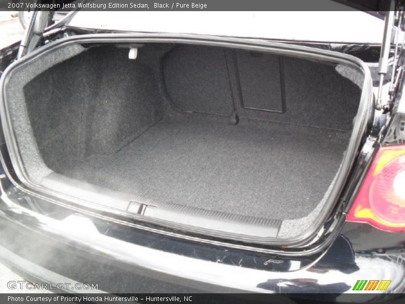 Black / Pure Beige 2007 Volkswagen Jetta Wolfsburg Edition Sedan