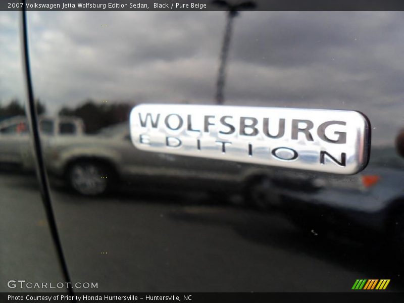 Black / Pure Beige 2007 Volkswagen Jetta Wolfsburg Edition Sedan