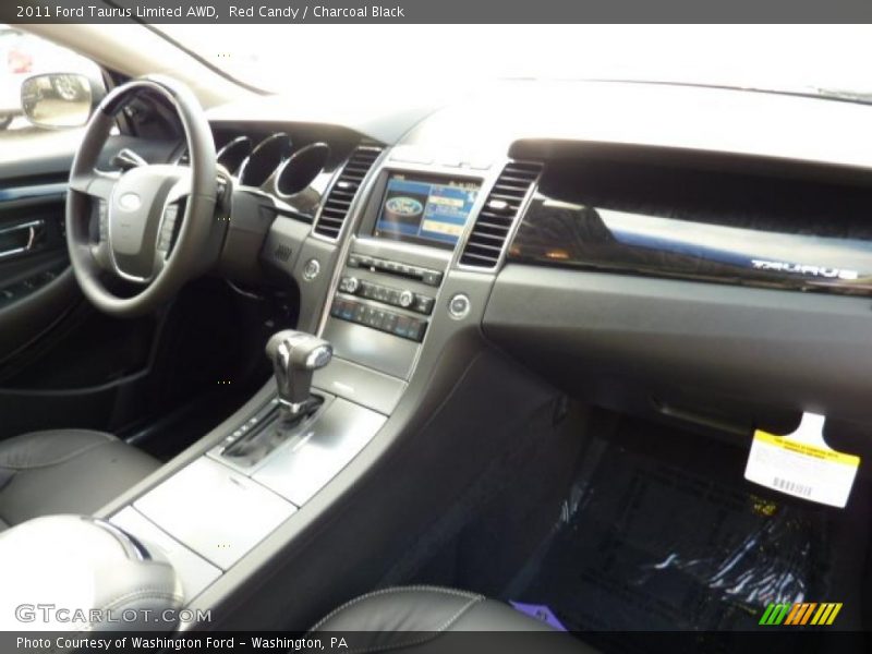 Dashboard of 2011 Taurus Limited AWD