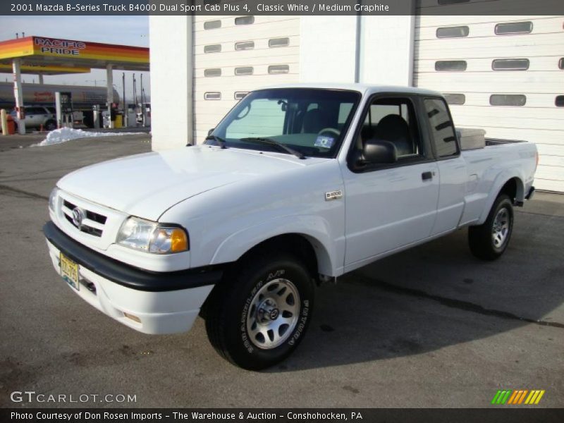 Front 3/4 View of 2001 B-Series Truck B4000 Dual Sport Cab Plus 4