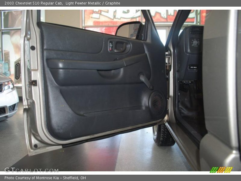 Light Pewter Metallic / Graphite 2003 Chevrolet S10 Regular Cab