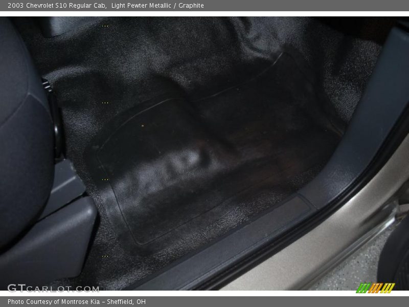 Light Pewter Metallic / Graphite 2003 Chevrolet S10 Regular Cab