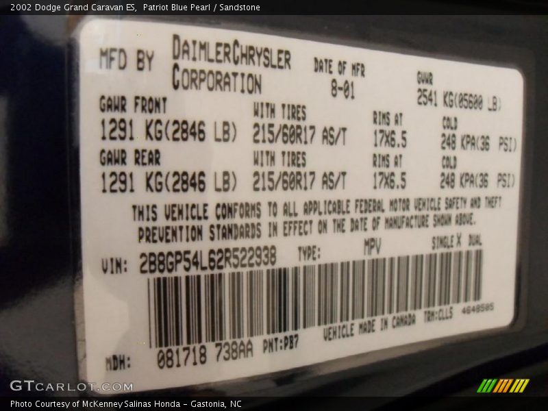 Patriot Blue Pearl / Sandstone 2002 Dodge Grand Caravan ES