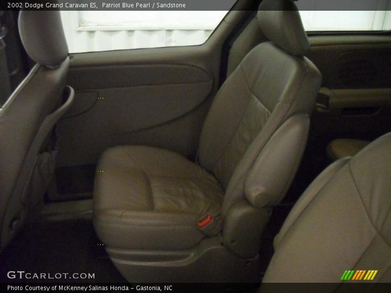 Patriot Blue Pearl / Sandstone 2002 Dodge Grand Caravan ES