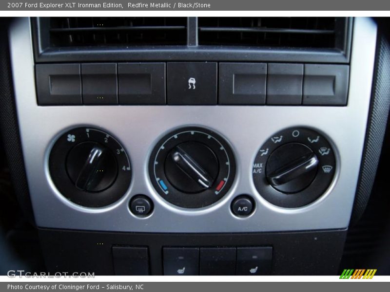Controls of 2007 Explorer XLT Ironman Edition