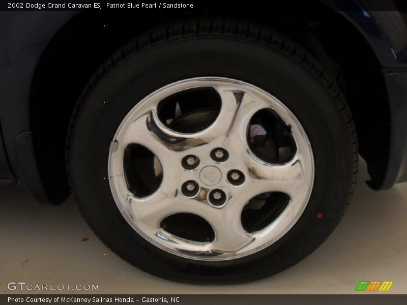 Patriot Blue Pearl / Sandstone 2002 Dodge Grand Caravan ES