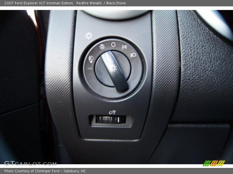 Controls of 2007 Explorer XLT Ironman Edition