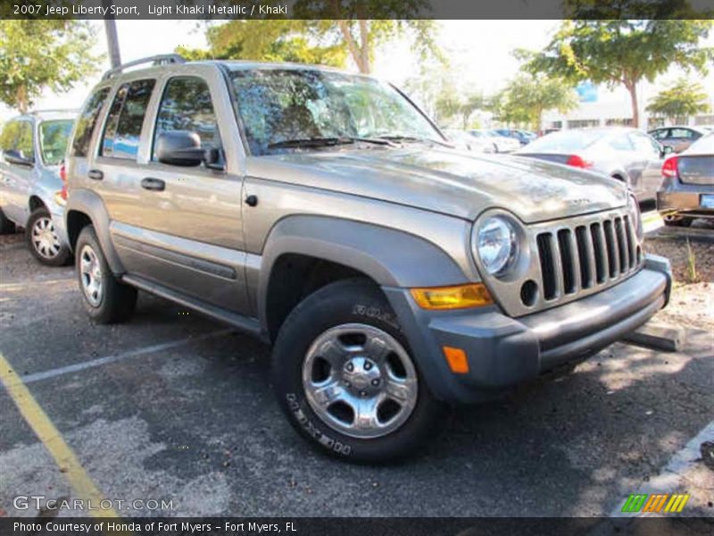 Light Khaki Metallic / Khaki 2007 Jeep Liberty Sport