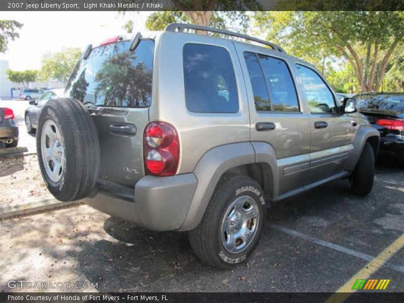 Light Khaki Metallic / Khaki 2007 Jeep Liberty Sport