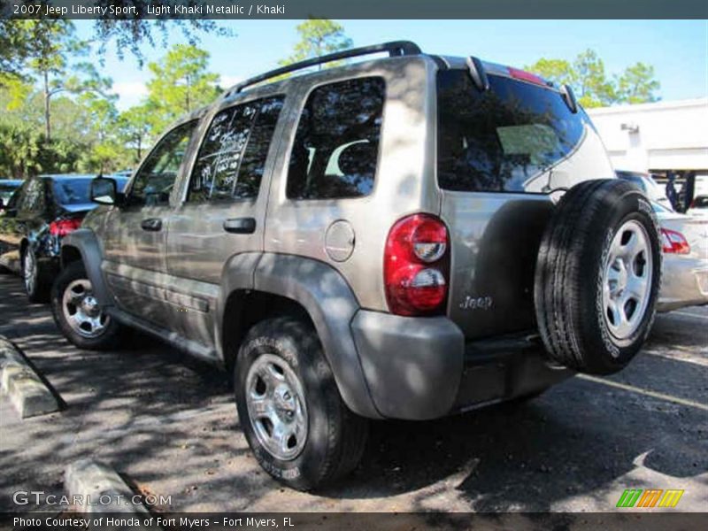 Light Khaki Metallic / Khaki 2007 Jeep Liberty Sport
