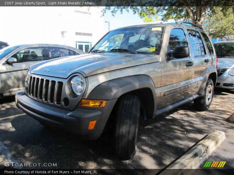 Light Khaki Metallic / Khaki 2007 Jeep Liberty Sport