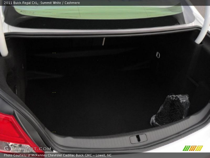 Summit White / Cashmere 2011 Buick Regal CXL