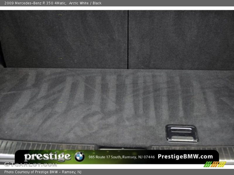 Arctic White / Black 2009 Mercedes-Benz R 350 4Matic