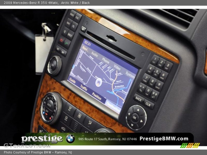 Arctic White / Black 2009 Mercedes-Benz R 350 4Matic