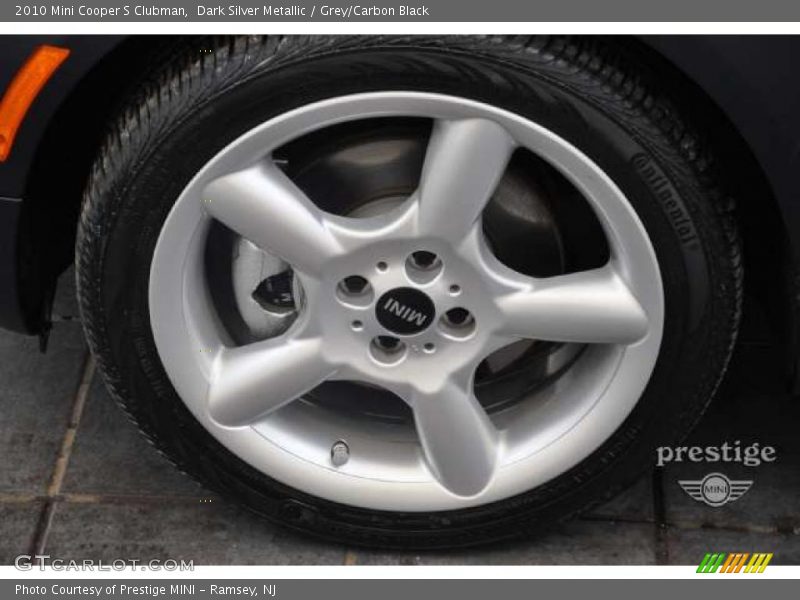 Dark Silver Metallic / Grey/Carbon Black 2010 Mini Cooper S Clubman