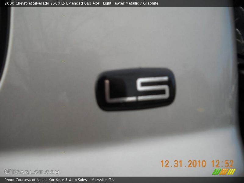  2000 Silverado 2500 LS Extended Cab 4x4 Logo