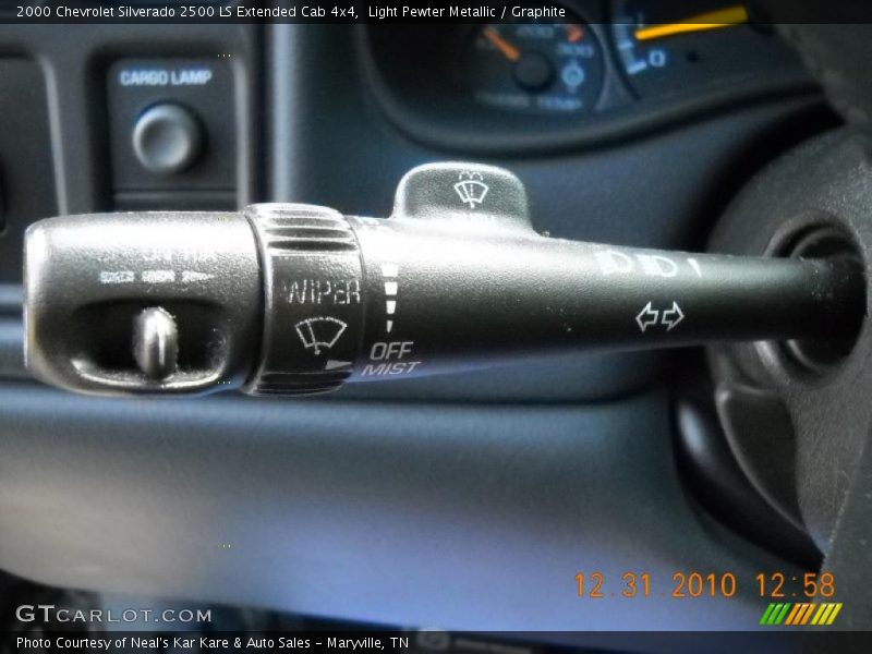 Controls of 2000 Silverado 2500 LS Extended Cab 4x4