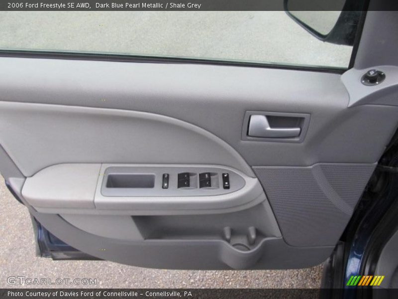 Door Panel of 2006 Freestyle SE AWD