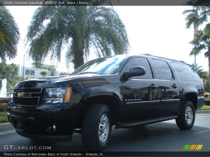 Front 3/4 View of 2008 Suburban 1500 LT 4x4