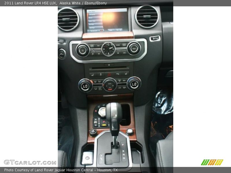 Alaska White / Ebony/Ebony 2011 Land Rover LR4 HSE LUX
