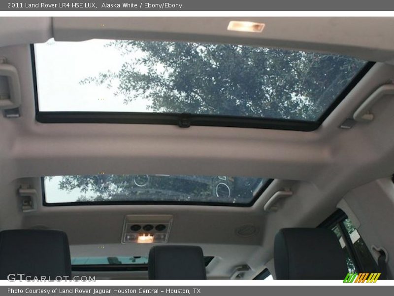Sunroof of 2011 LR4 HSE LUX