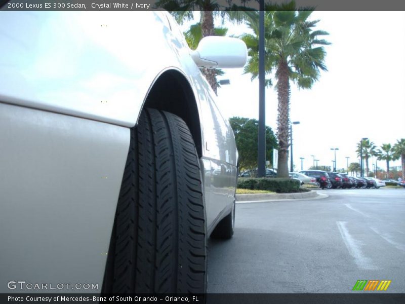 Crystal White / Ivory 2000 Lexus ES 300 Sedan