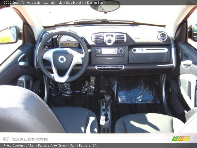  2011 fortwo passion cabriolet Design Black Interior