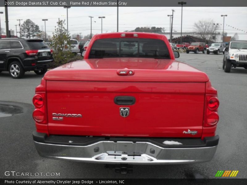 Flame Red / Medium Slate Gray 2005 Dodge Dakota SLT Club Cab
