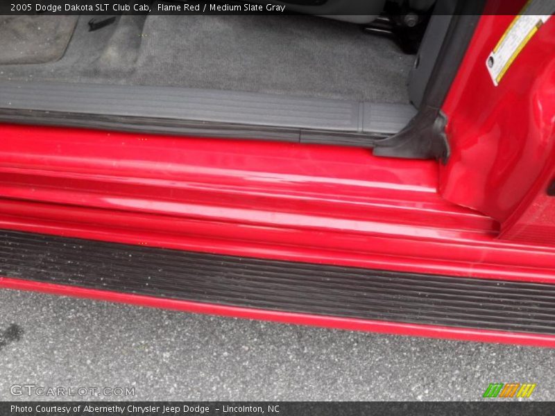 Flame Red / Medium Slate Gray 2005 Dodge Dakota SLT Club Cab