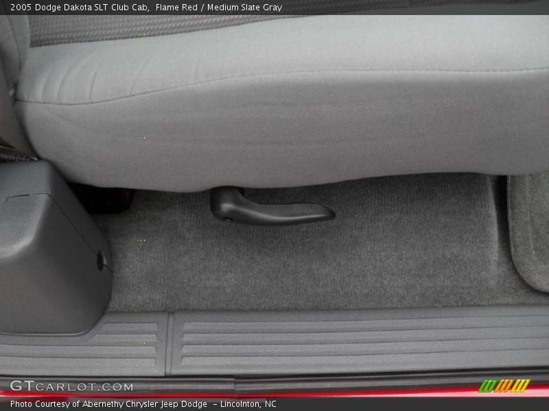 Flame Red / Medium Slate Gray 2005 Dodge Dakota SLT Club Cab