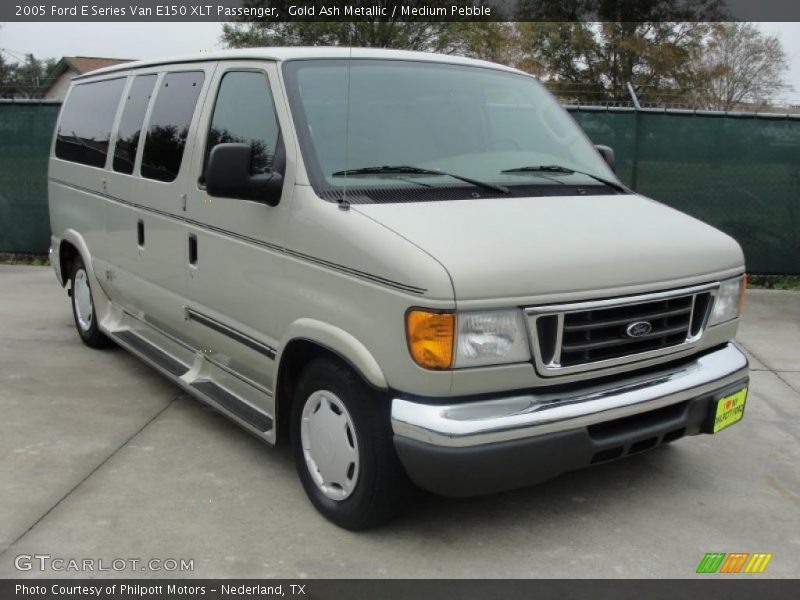 Gold Ash Metallic / Medium Pebble 2005 Ford E Series Van E150 XLT Passenger