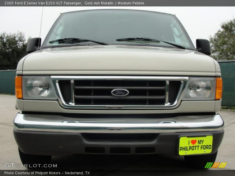 Gold Ash Metallic / Medium Pebble 2005 Ford E Series Van E150 XLT Passenger