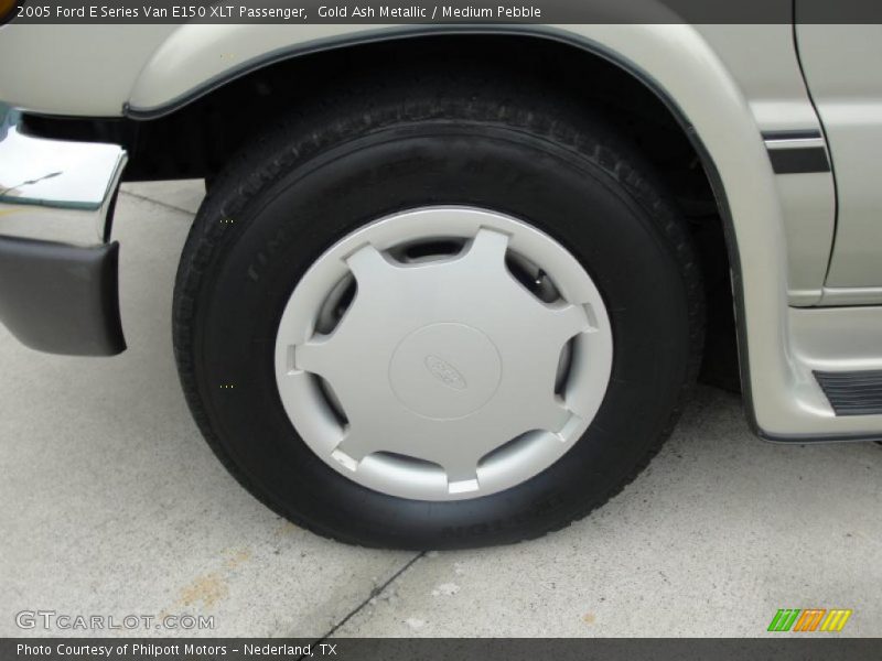 Gold Ash Metallic / Medium Pebble 2005 Ford E Series Van E150 XLT Passenger