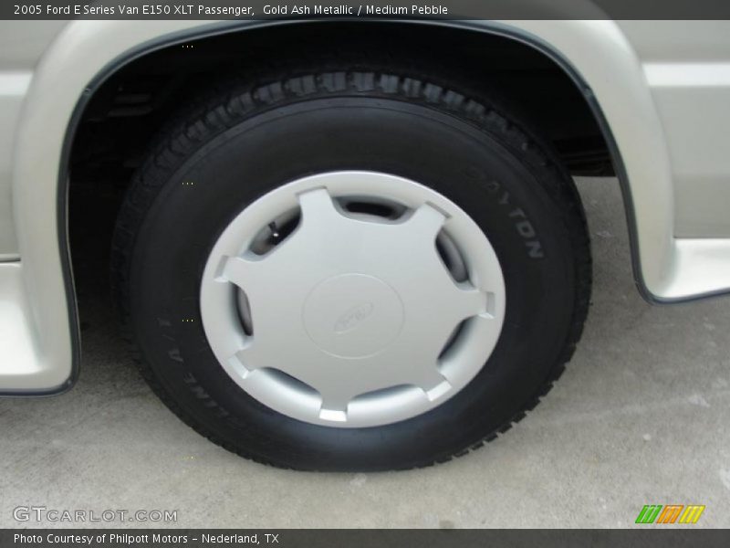 Gold Ash Metallic / Medium Pebble 2005 Ford E Series Van E150 XLT Passenger