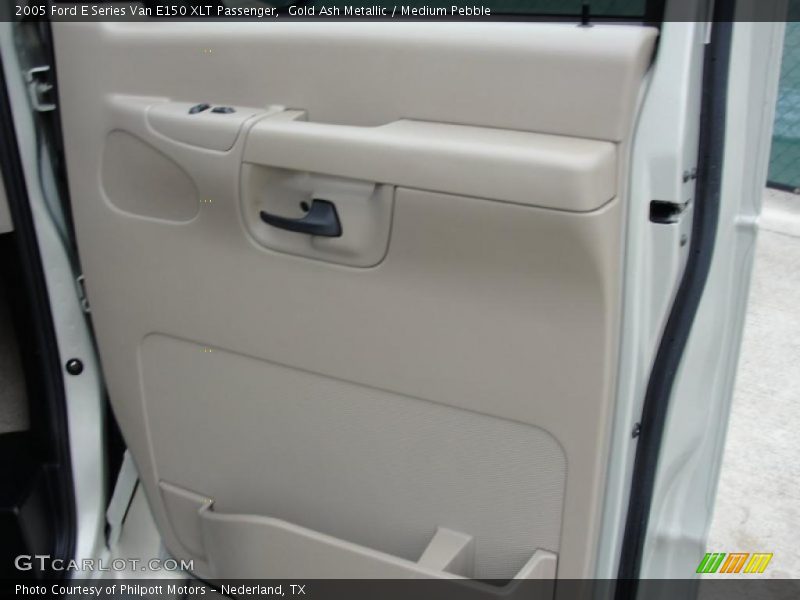 Gold Ash Metallic / Medium Pebble 2005 Ford E Series Van E150 XLT Passenger